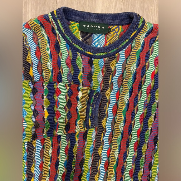 VINTAGE Vibrant TUNDRA 3D KNIT COTTON SWEATER Coogi Large L Canada 90 Hip Hop - Picture 2 of 7